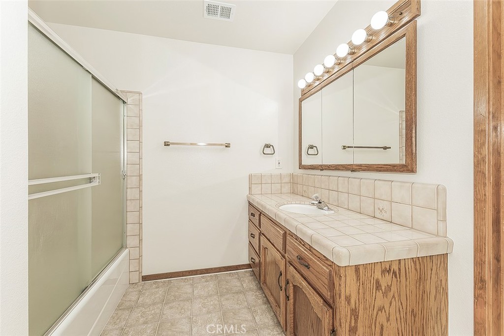 2360 Harold St, Kingsburg, CA 93631