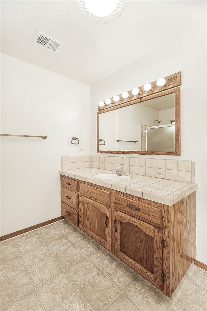 2360 Harold St, Kingsburg, CA 93631