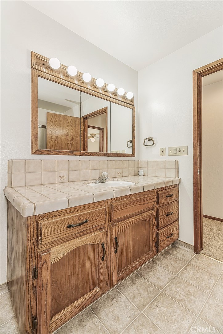 2360 Harold St, Kingsburg, CA 93631