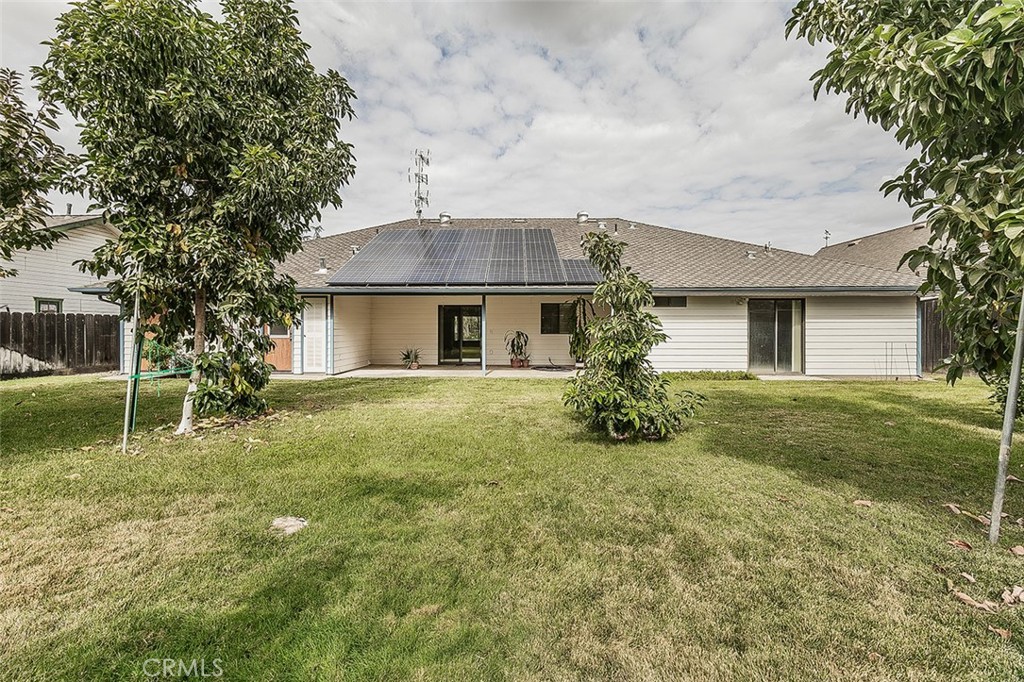 2360 Harold St, Kingsburg, CA 93631