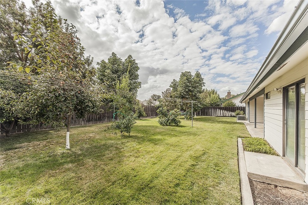 2360 Harold St, Kingsburg, CA 93631