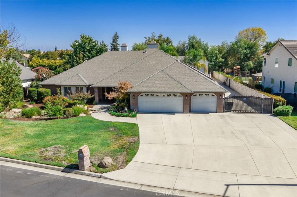 2843 Carolina Ave, Clovis, CA 93611