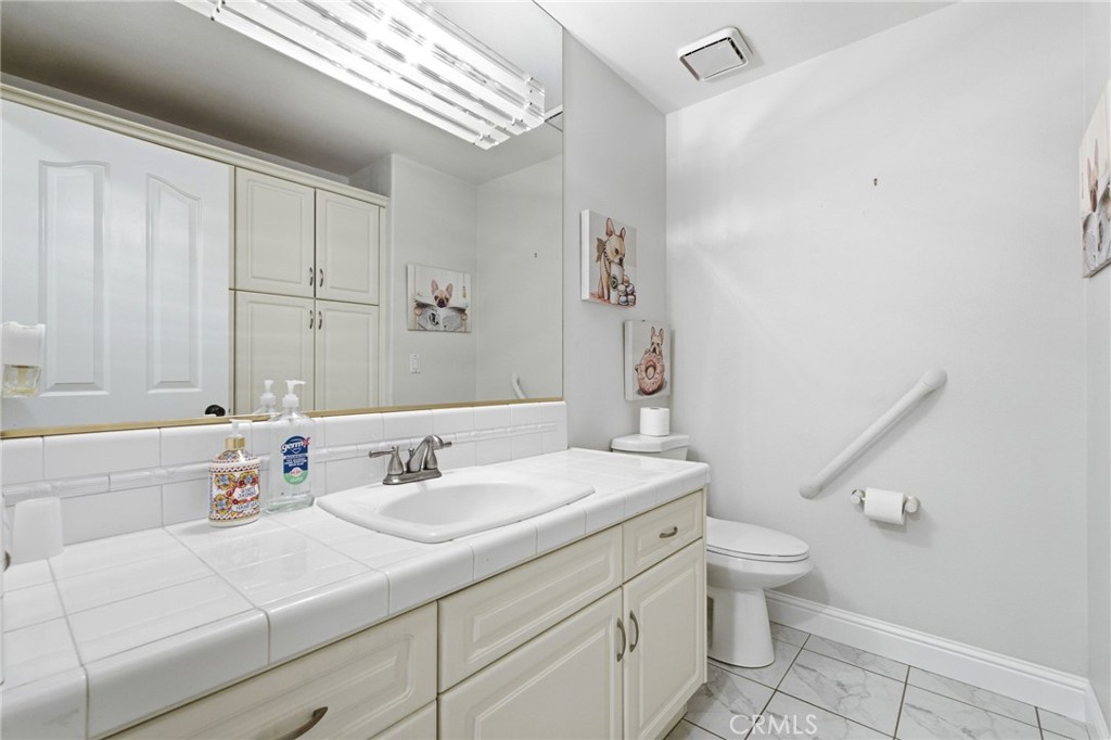 2843 Carolina Ave, Clovis, CA 93611