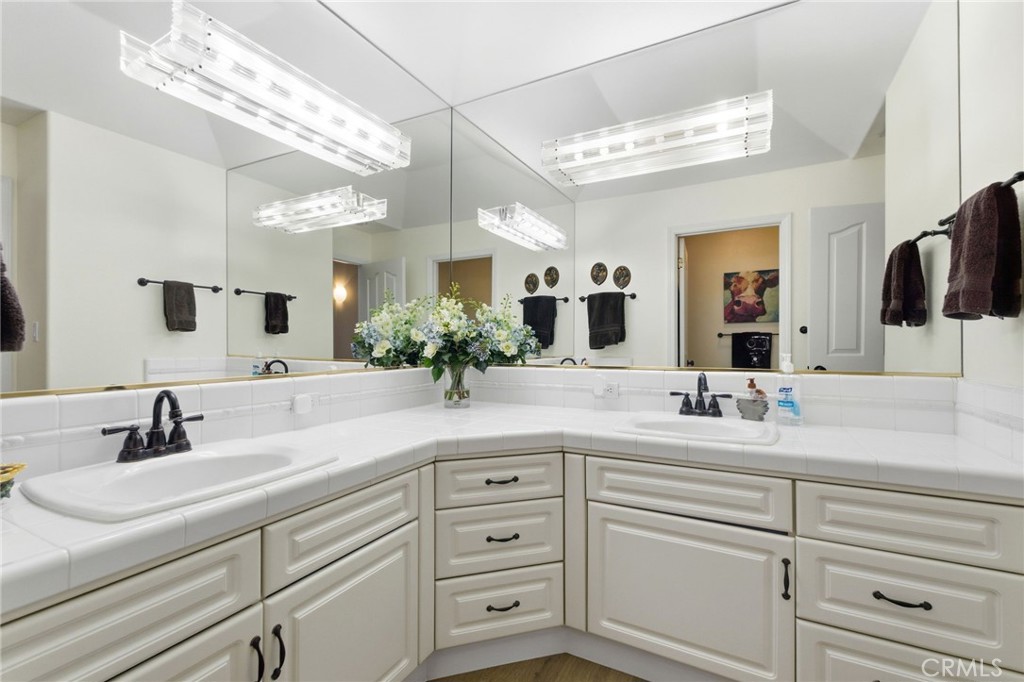 2843 Carolina Ave, Clovis, CA 93611