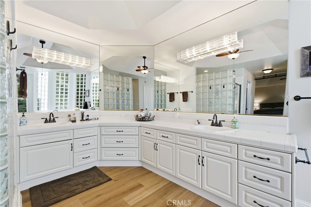 2843 Carolina Ave, Clovis, CA 93611