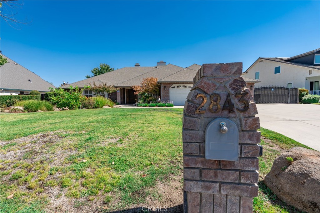2843 Carolina Ave, Clovis, CA 93611
