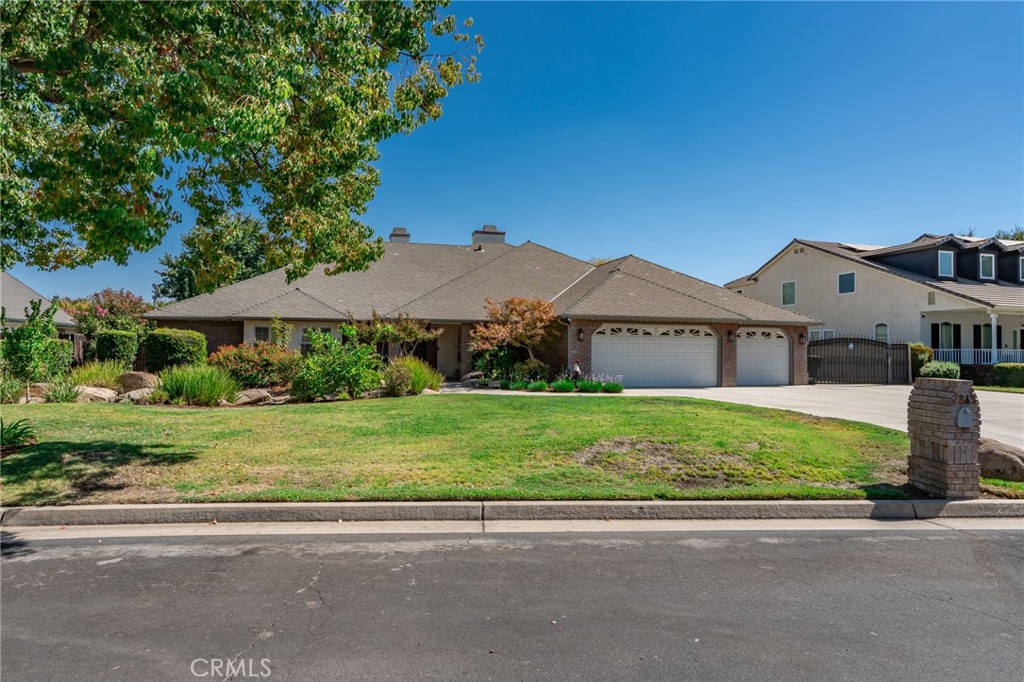 2843 Carolina Ave, Clovis, CA 93611
