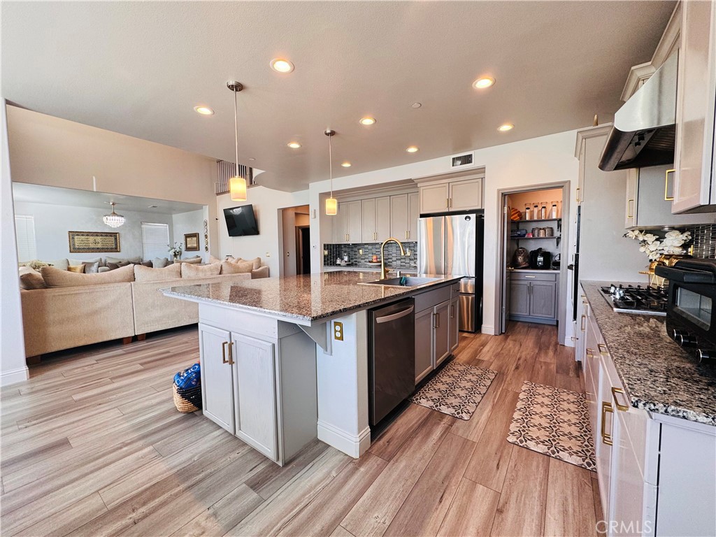 4237 N Rosalia, Fresno, CA 93723