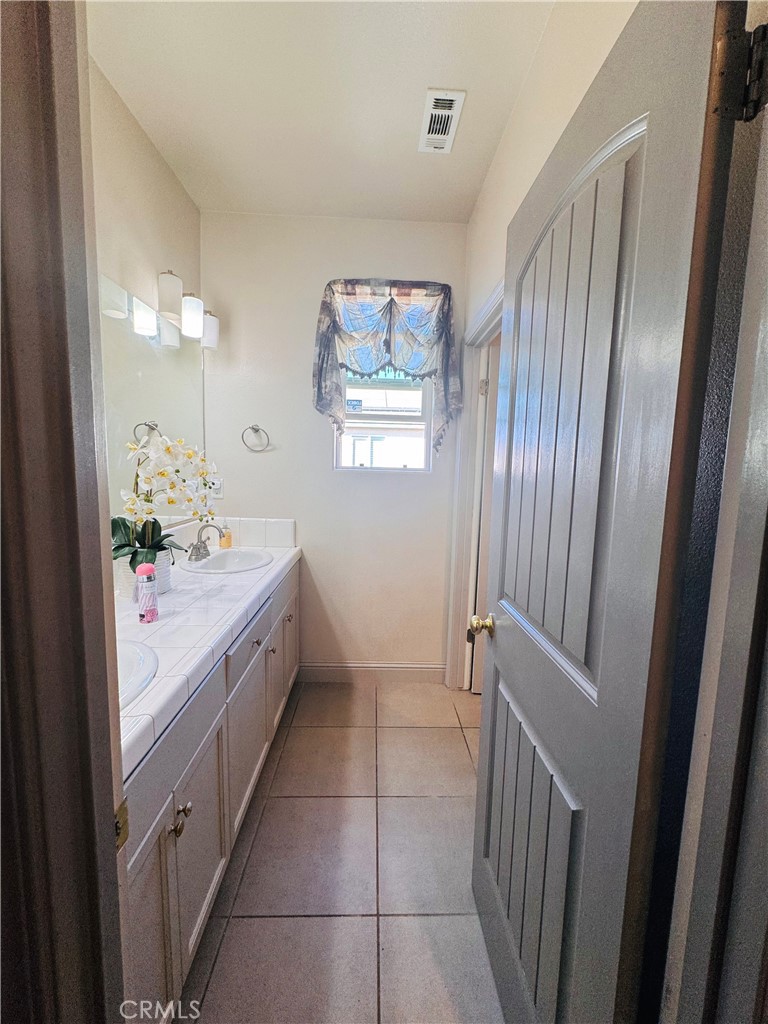 4237 N Rosalia, Fresno, CA 93723