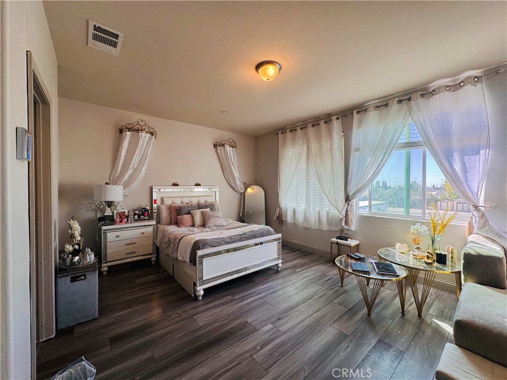 4237 N Rosalia, Fresno, CA 93723