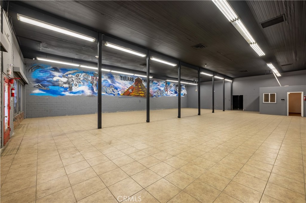 460 S K St, Tulare, CA 93274