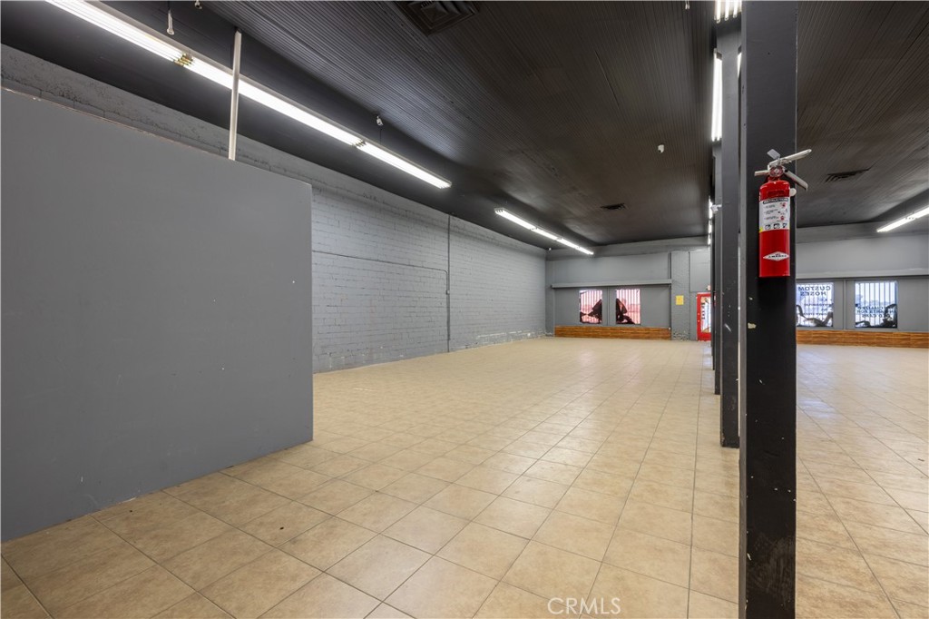 460 S K St, Tulare, CA 93274