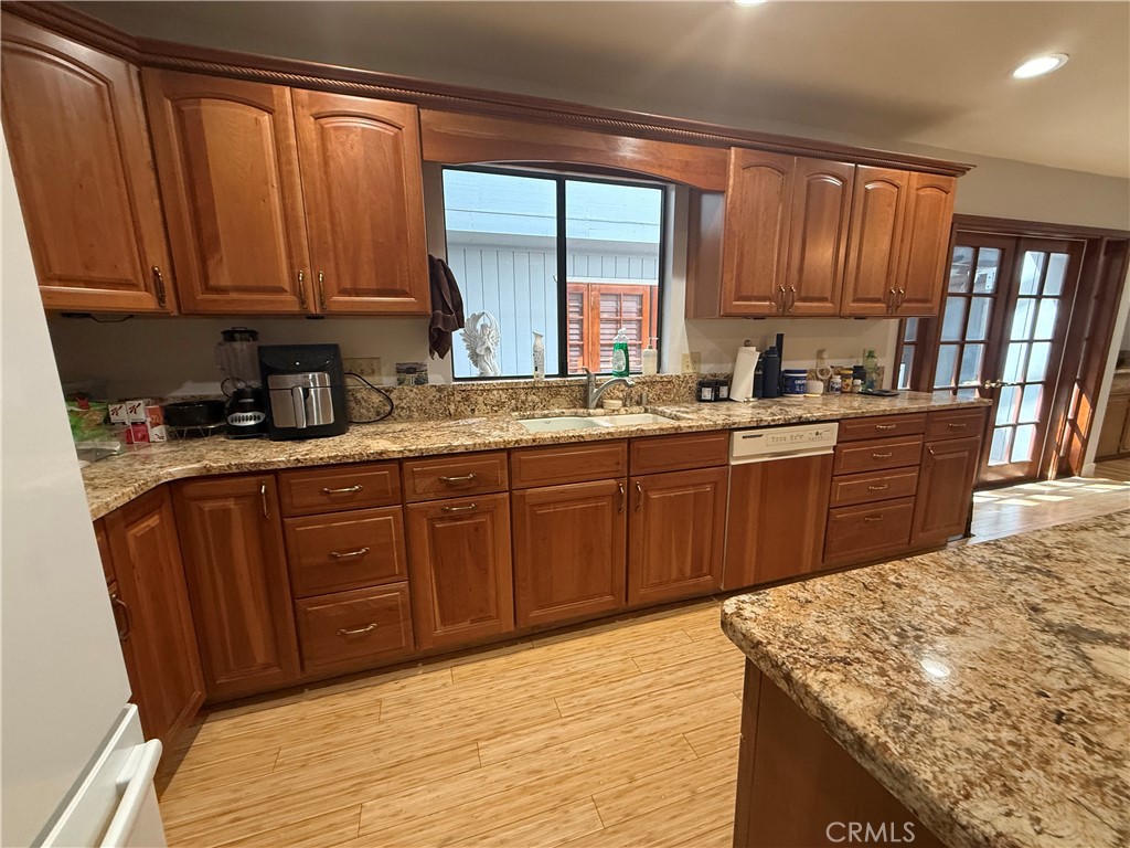 1854 Cougar Ln, Clovis, CA 93611