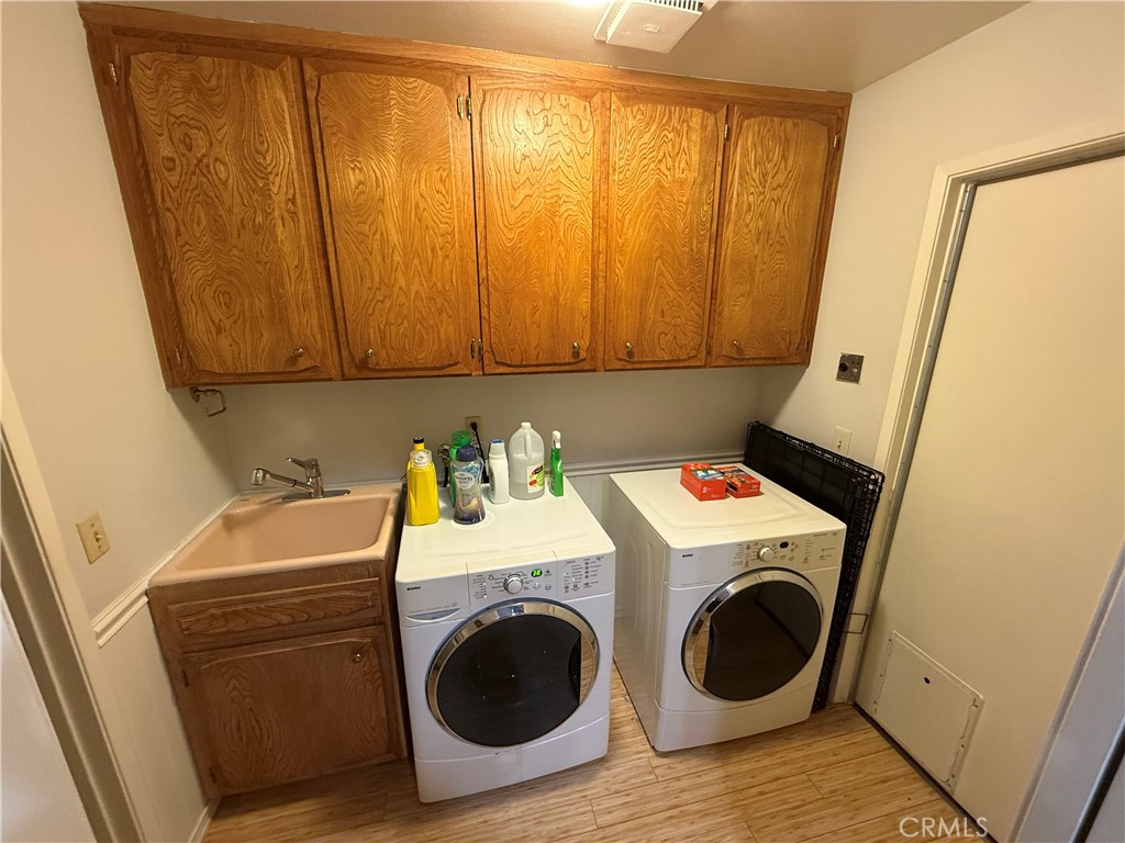 1854 Cougar Ln, Clovis, CA 93611