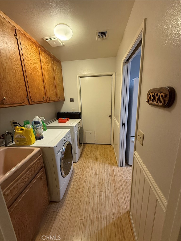 1854 Cougar Ln, Clovis, CA 93611