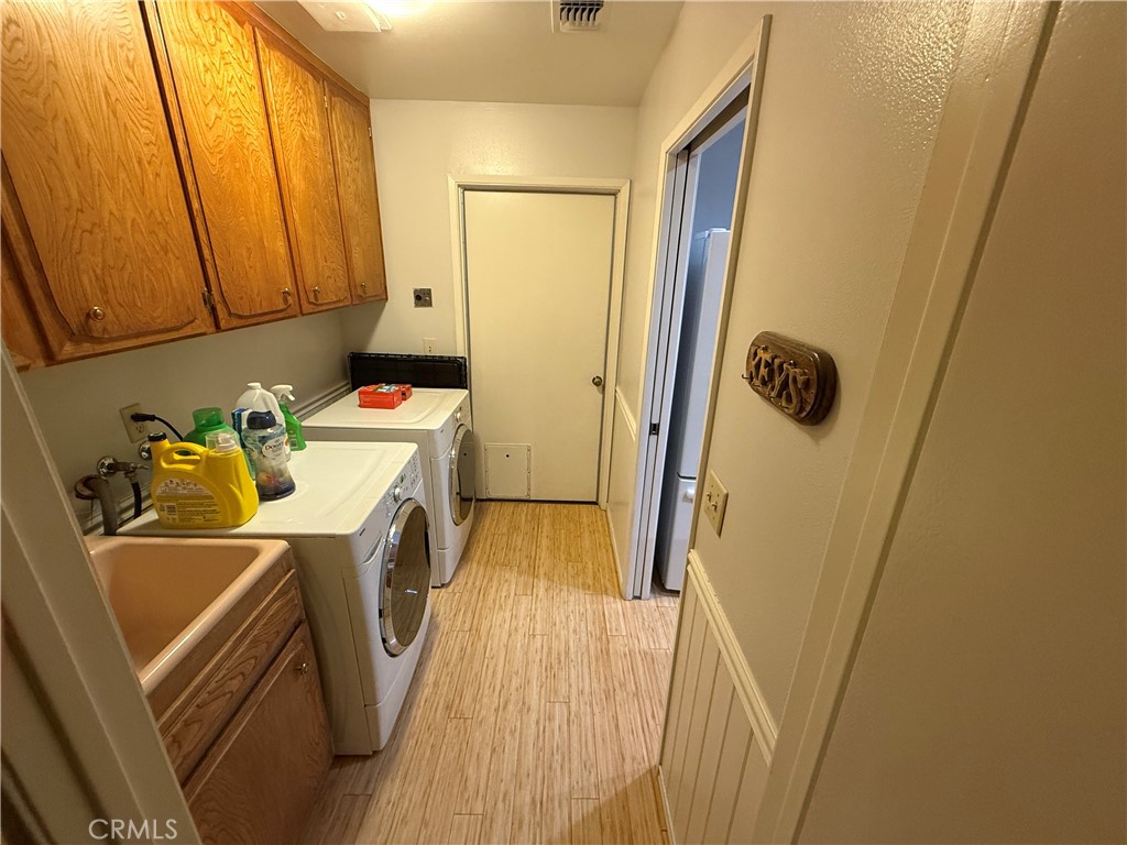 1854 Cougar Ln, Clovis, CA 93611