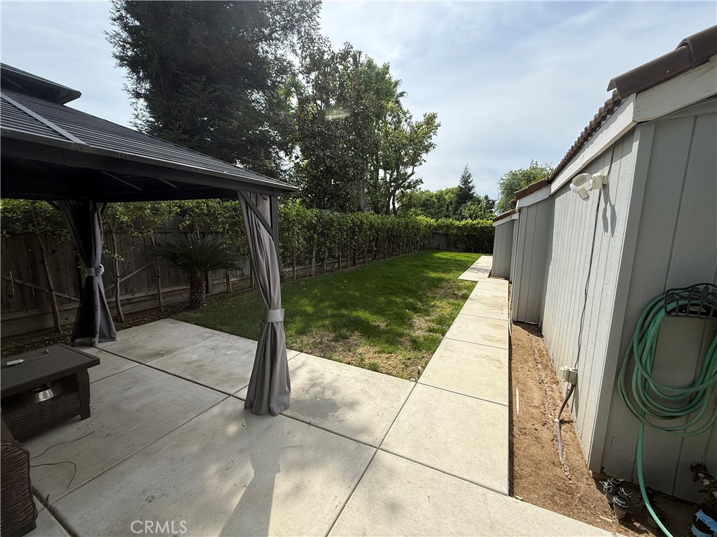 1854 Cougar Ln, Clovis, CA 93611