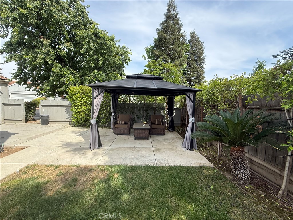 1854 Cougar Ln, Clovis, CA 93611