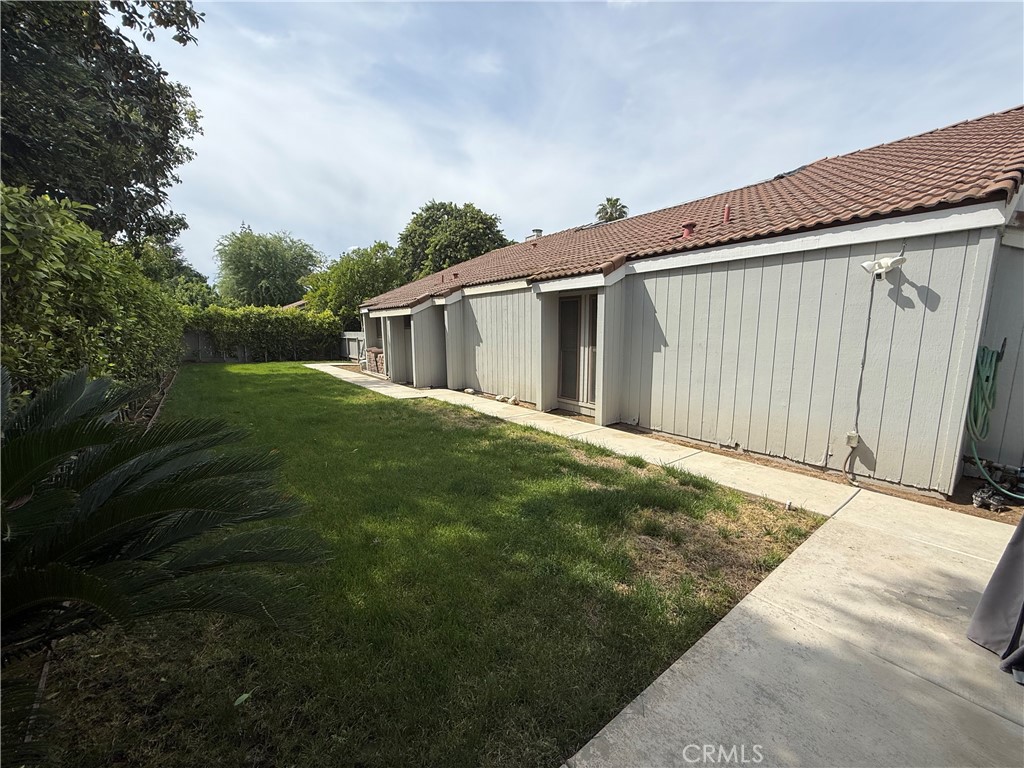 1854 Cougar Ln, Clovis, CA 93611