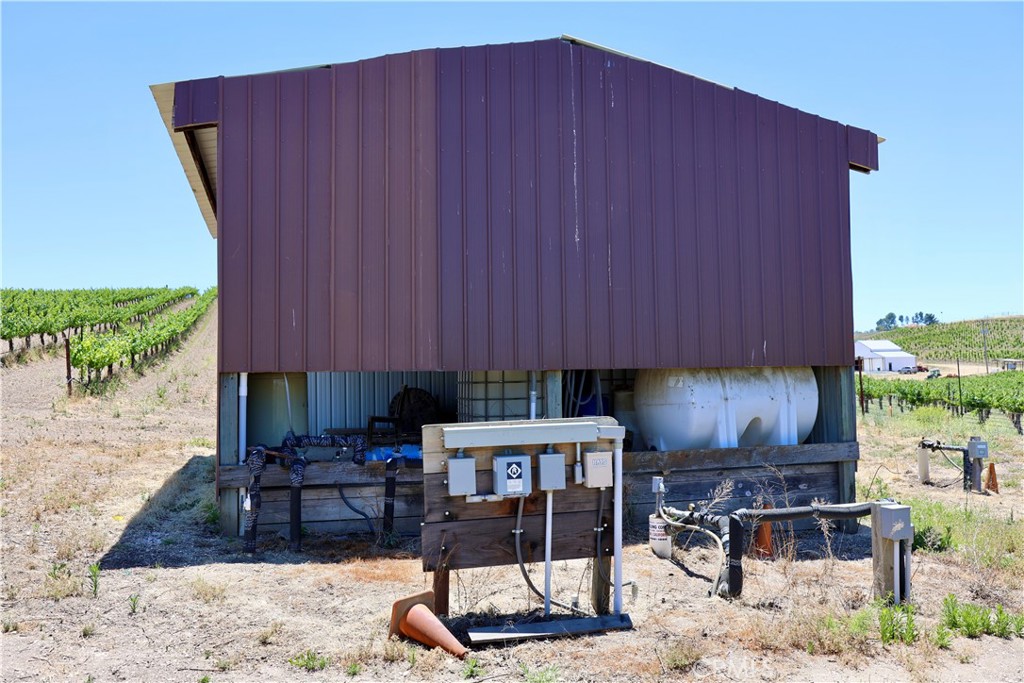 5575 El Pomar Dr, Templeton, CA 93465