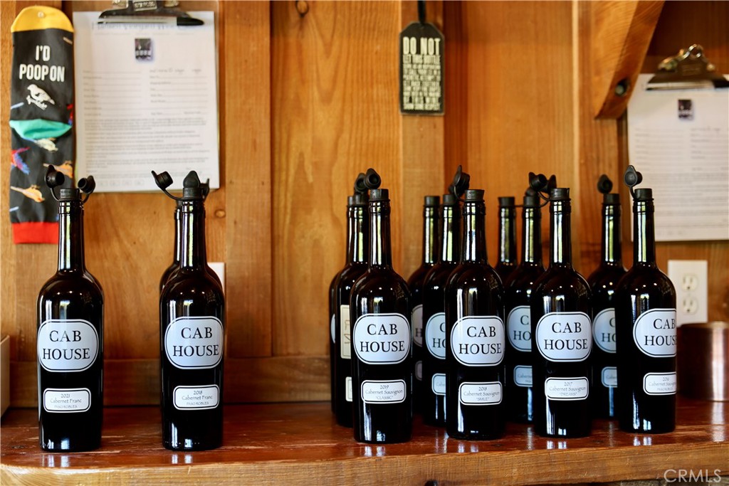 5575 El Pomar Dr, Templeton, CA 93465