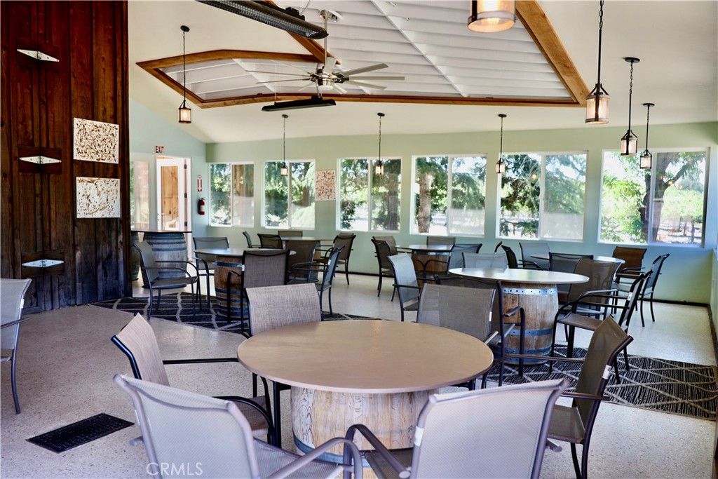 5575 El Pomar Dr, Templeton, CA 93465