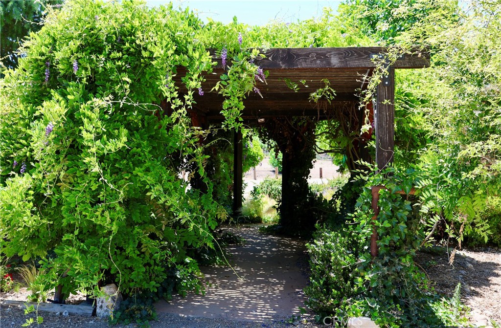 5575 El Pomar Dr, Templeton, CA 93465