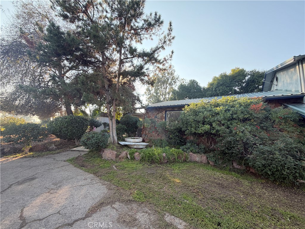 1072 E Worth, Porterville, CA 93257