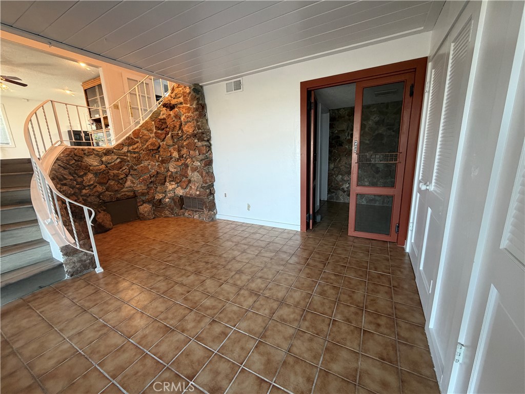 1072 E Worth, Porterville, CA 93257