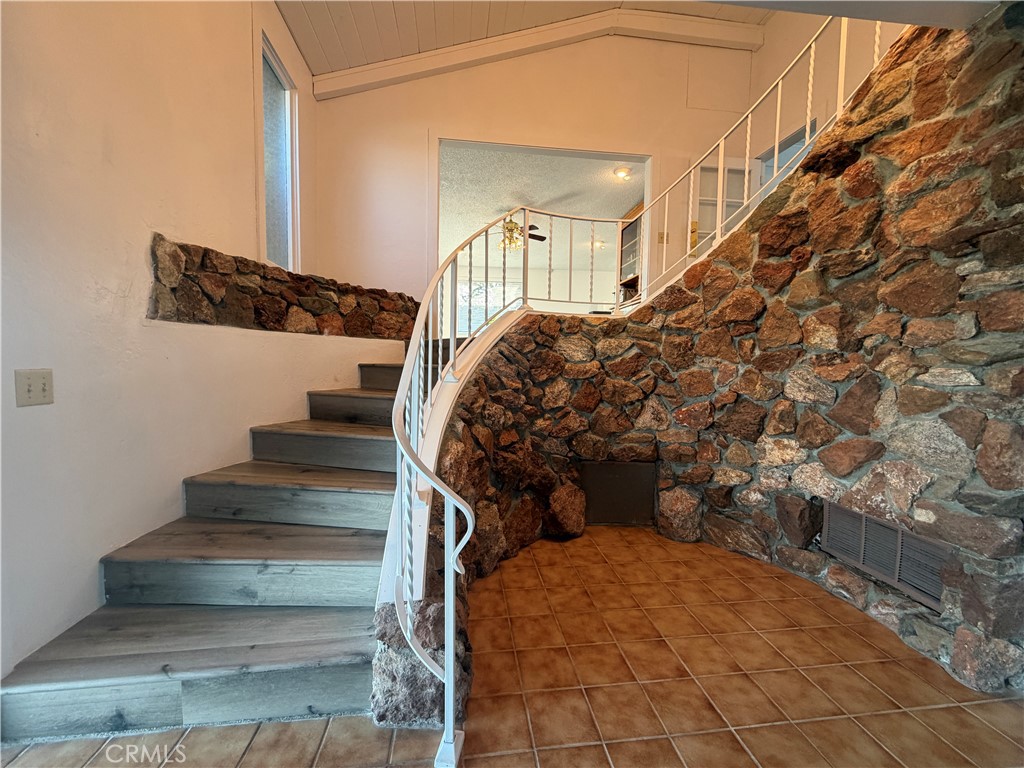 1072 E Worth, Porterville, CA 93257