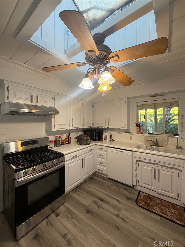 1072 E Worth, Porterville, CA 93257