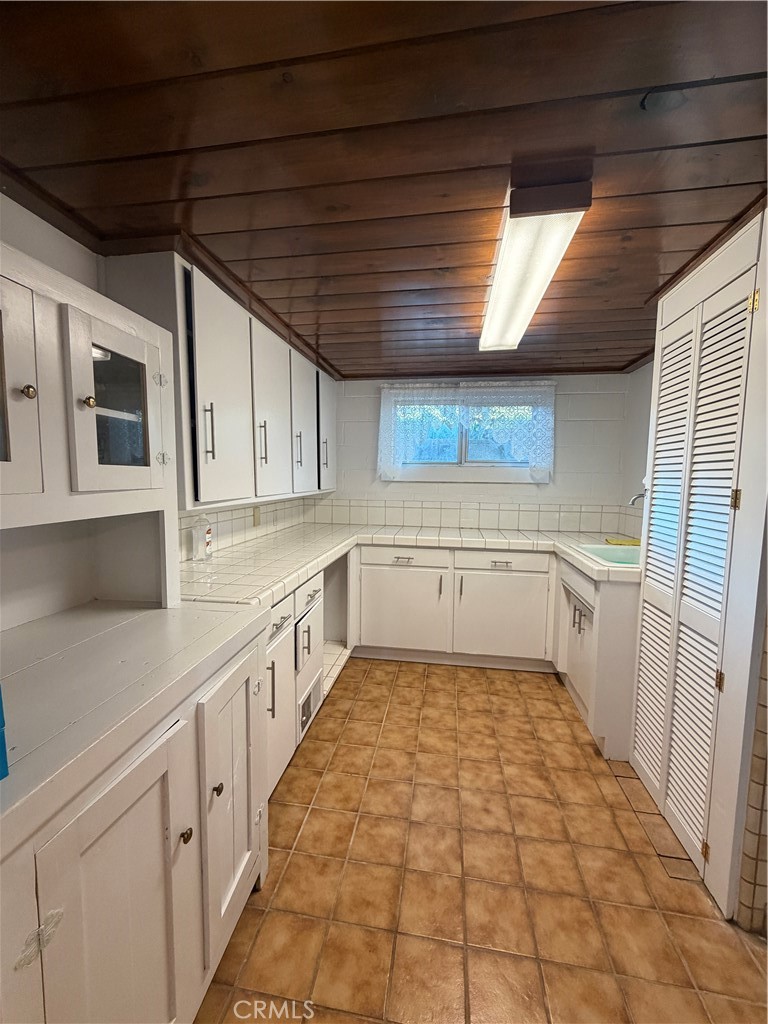 1072 E Worth, Porterville, CA 93257