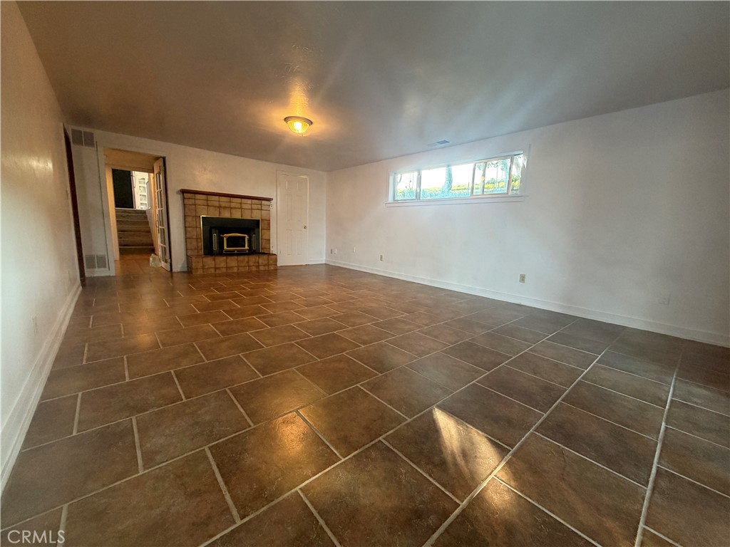 1072 E Worth, Porterville, CA 93257