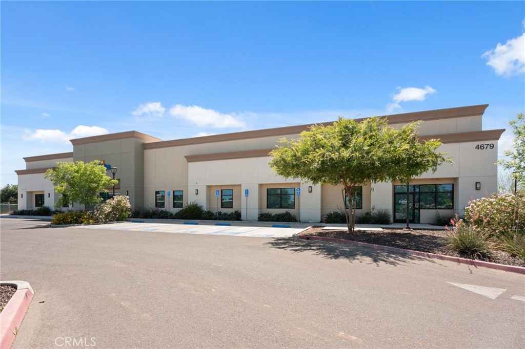 4679 W Spruce, Fresno, CA 93722