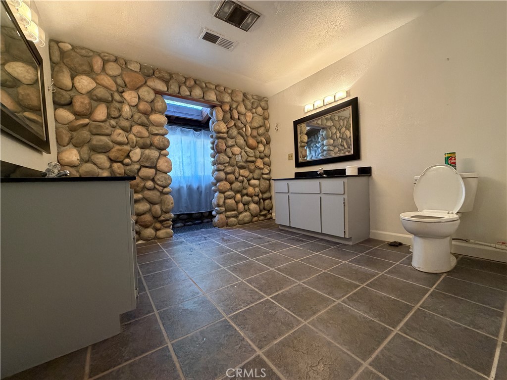 31669 Indian Reservation Rd, Porterville, CA 93257