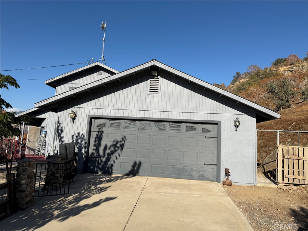 31669 Indian Reservation Rd, Porterville, CA 93257