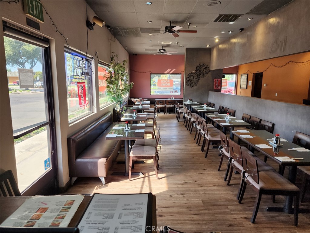 5754 N 1st St, Fresno, CA 93710