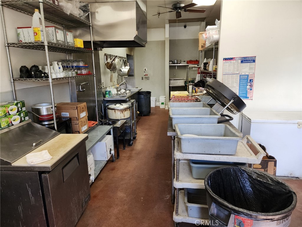 5754 N 1st St, Fresno, CA 93710