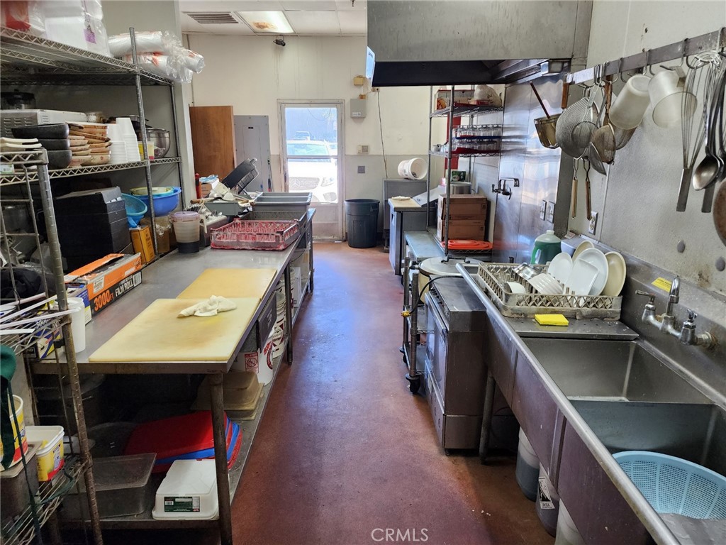 5754 N 1st St, Fresno, CA 93710