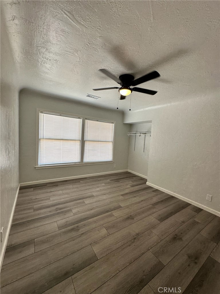 1483 E Bardsley Ave, Tulare, CA 93274