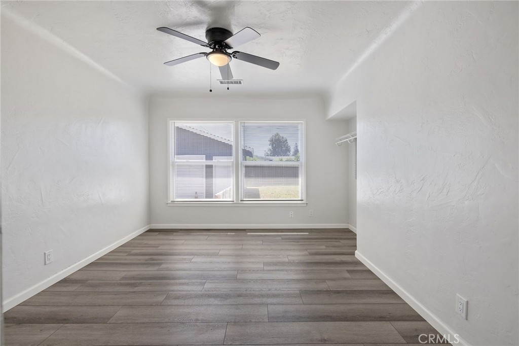 1483 E Bardsley Ave, Tulare, CA 93274