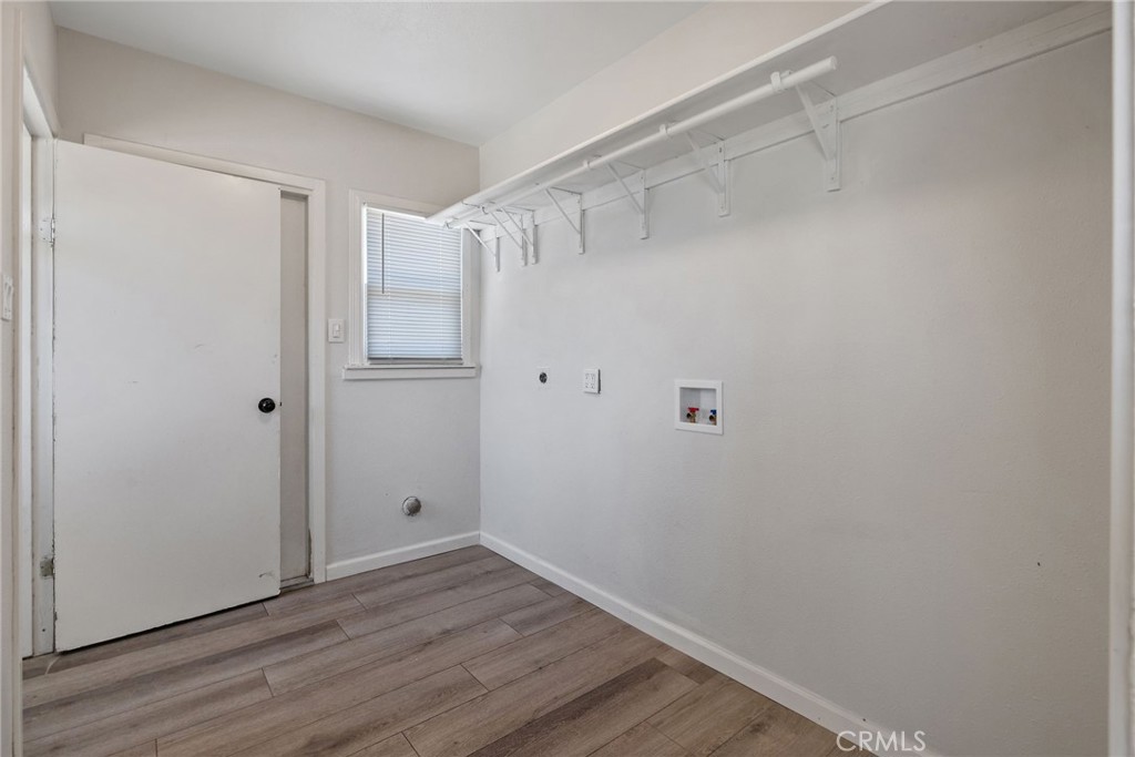 1483 E Bardsley Ave, Tulare, CA 93274