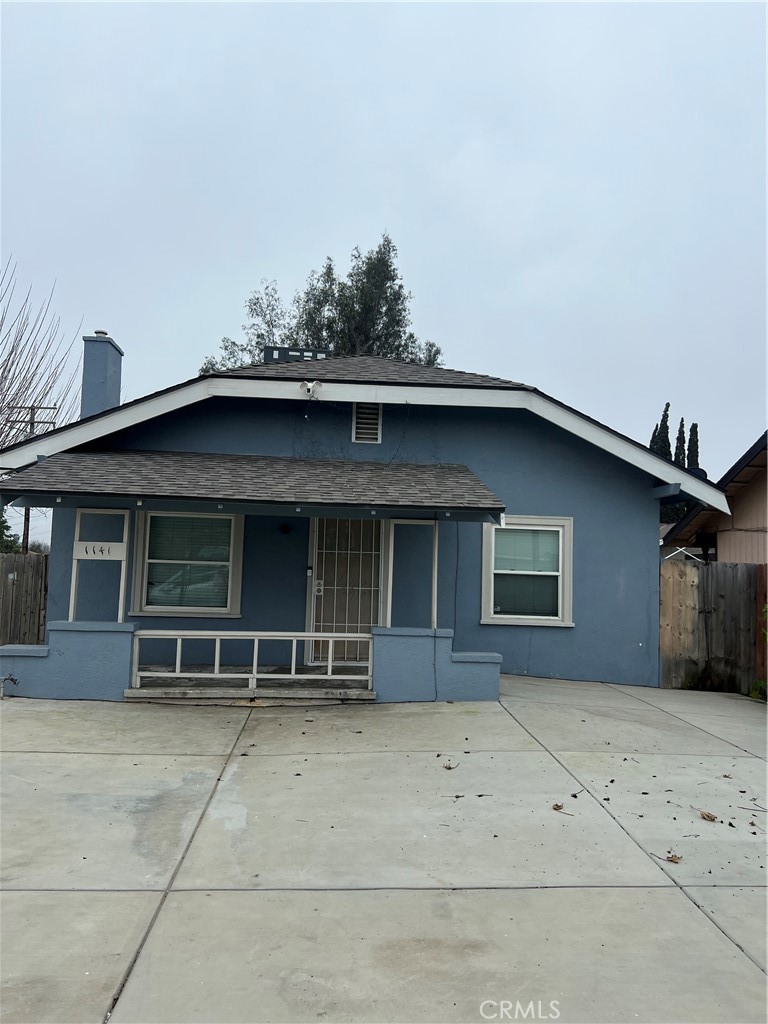 1141 W San Joaquin Ave, Tulare, CA 93274