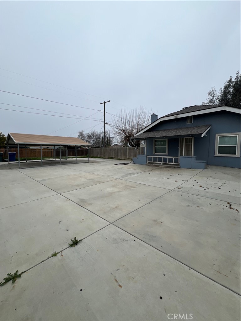 1141 W San Joaquin Ave, Tulare, CA 93274