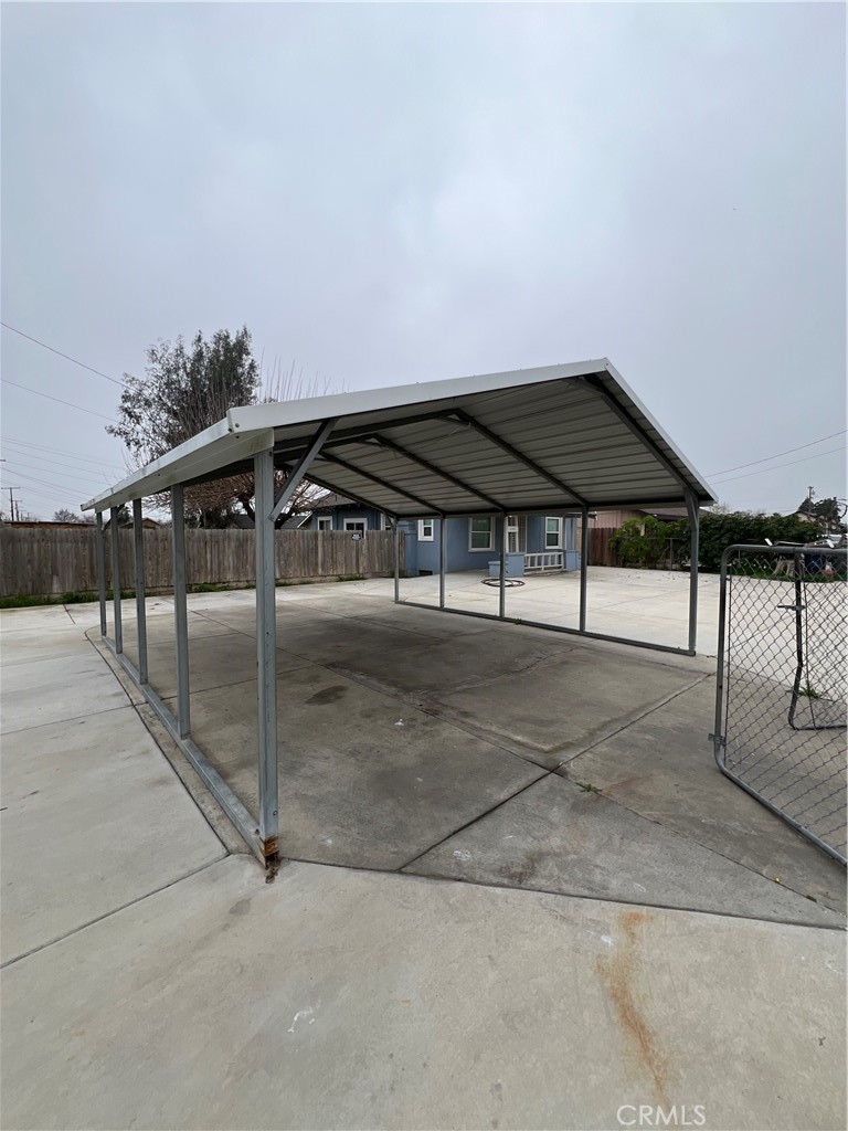 1141 W San Joaquin Ave, Tulare, CA 93274