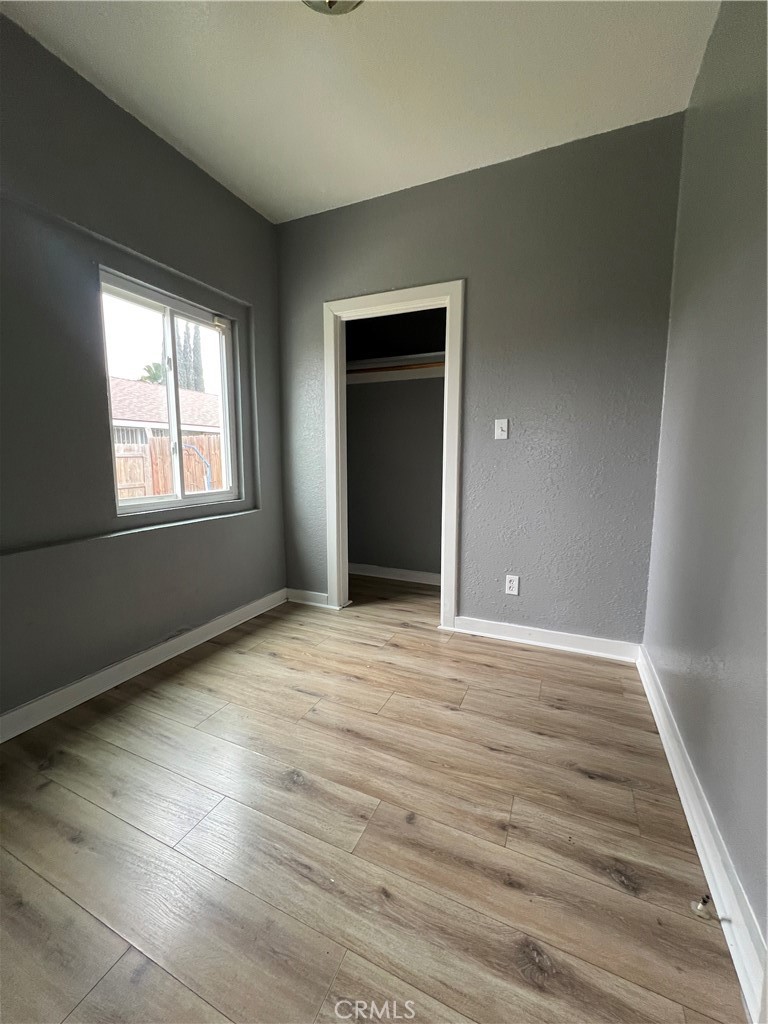 1141 W San Joaquin Ave, Tulare, CA 93274