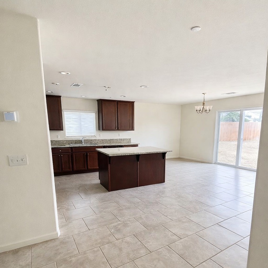 2035 W Chianti Way, Hanford, CA 93230