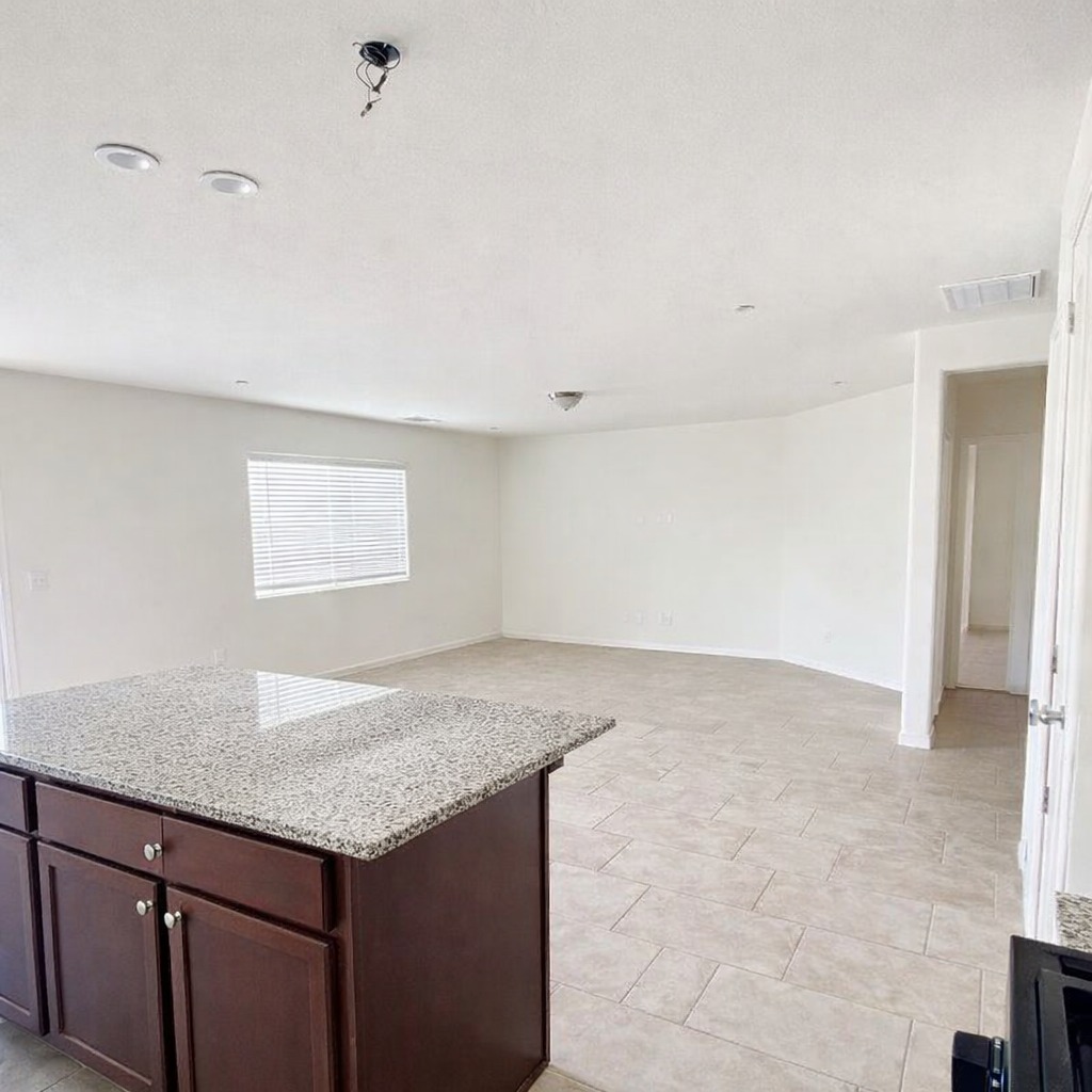 2035 W Chianti Way, Hanford, CA 93230