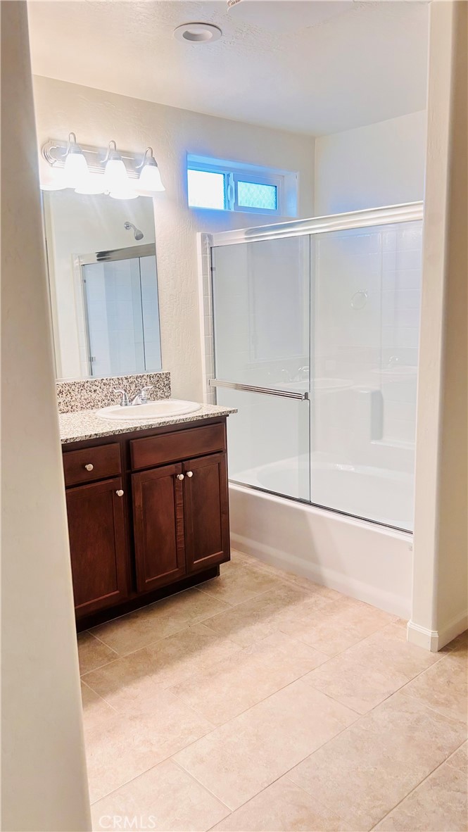 2035 W Chianti Way, Hanford, CA 93230