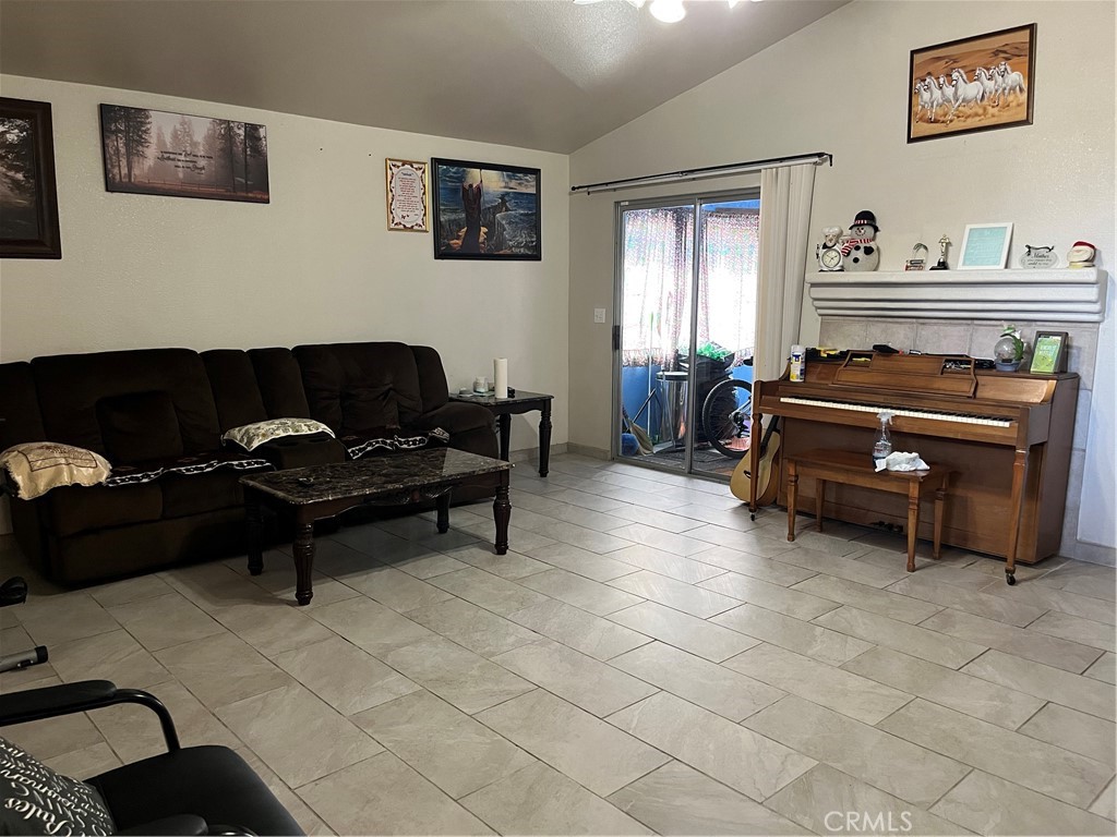 740 Hazelhurst Way, Coalinga, CA 93210